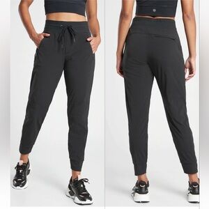 Athleta Trekkie North Jogger Work Out Hiking Athletic Pants Size 4